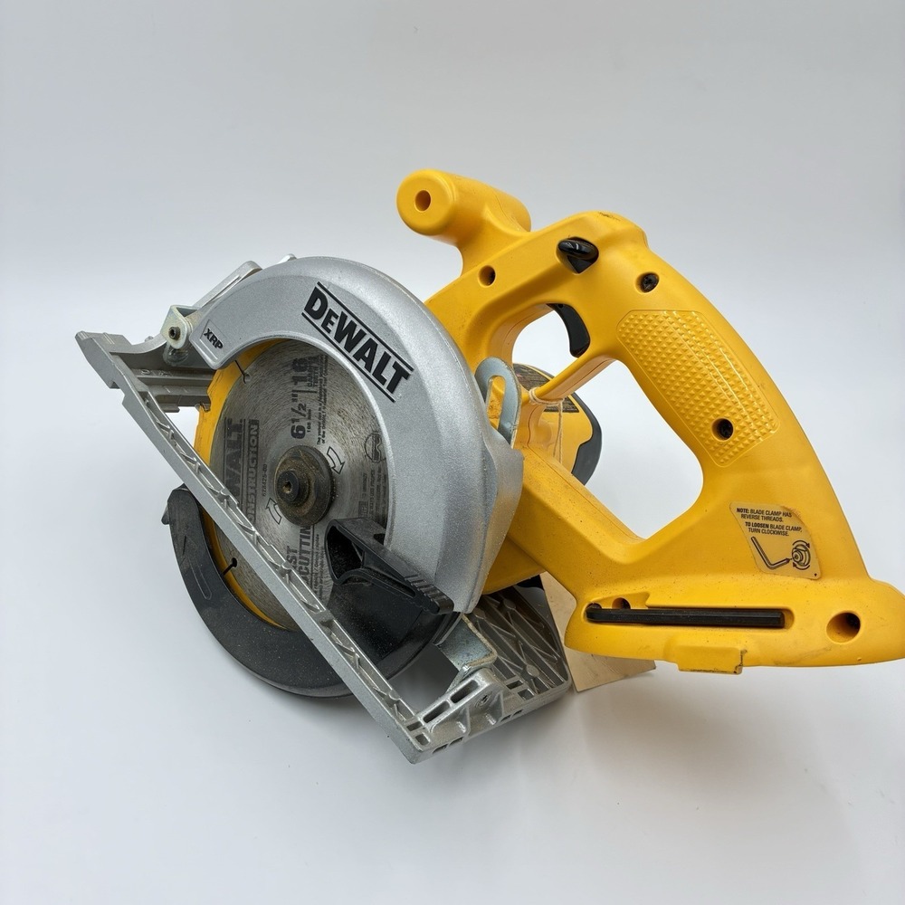 DEWALT DC390B 6-1/2 (165mm) 18V Cordless Circular Saw Working Great